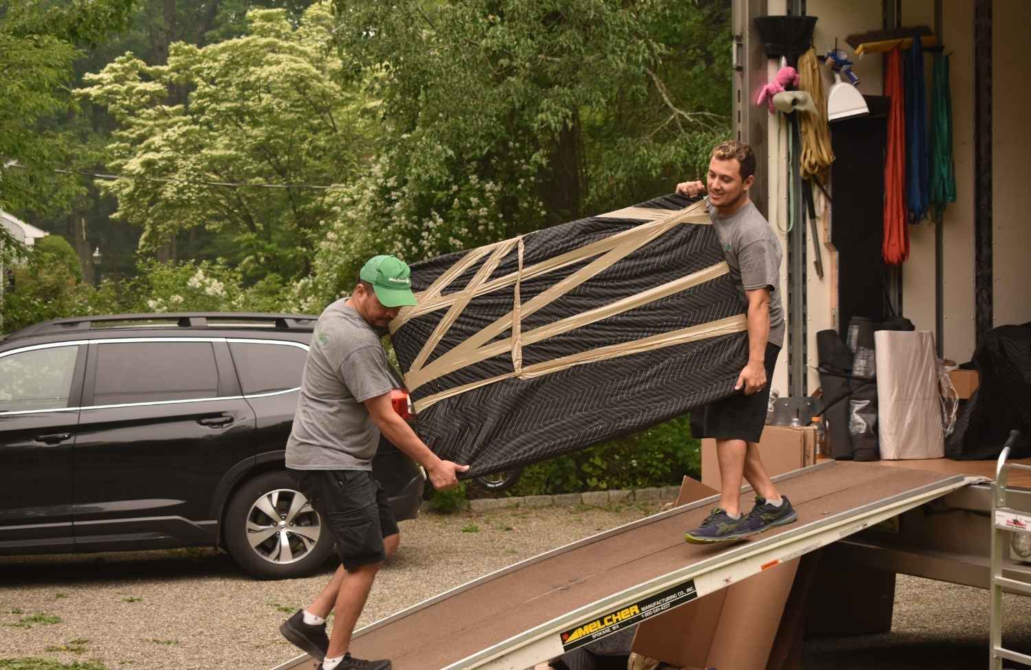 dispatching furnitures